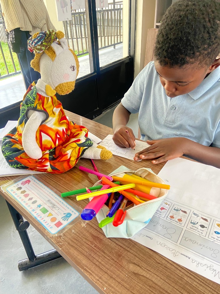 Apprendre avec AMA la Girafe